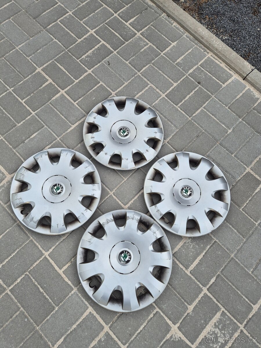 Poklice škoda r15
