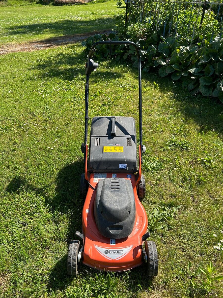 Nefunkční elektrická sekačka Ole-mac G 44 PE na náhradní díl