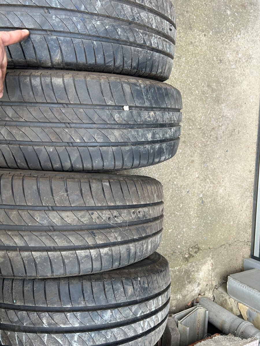 225/65 r16c