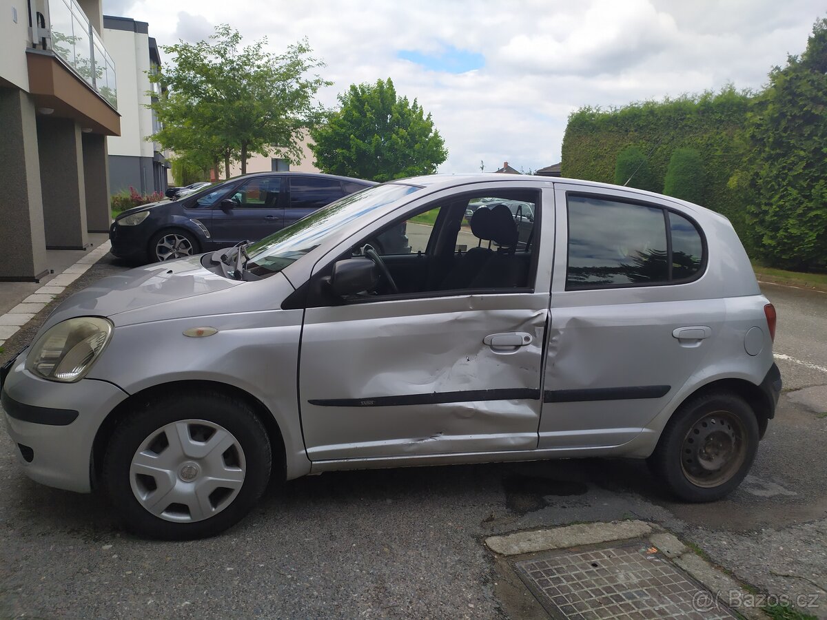 Toyota Yaris; 1,0; r.2004, nájezd 208 870 km