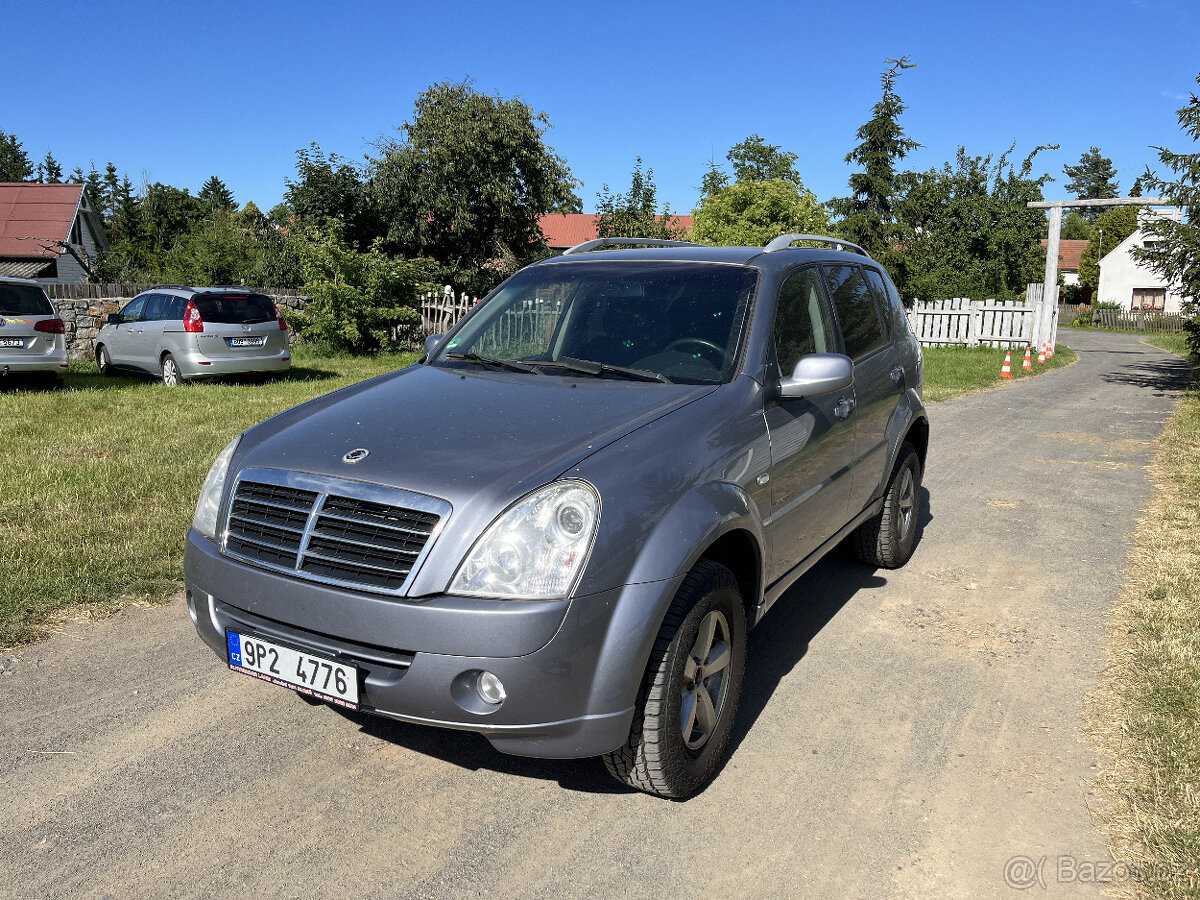 Ssangyong Rexton 2,7 XDI, 4x4, 7 míst, tažné