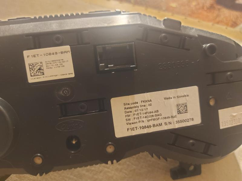 malé budíky Focus mk3
