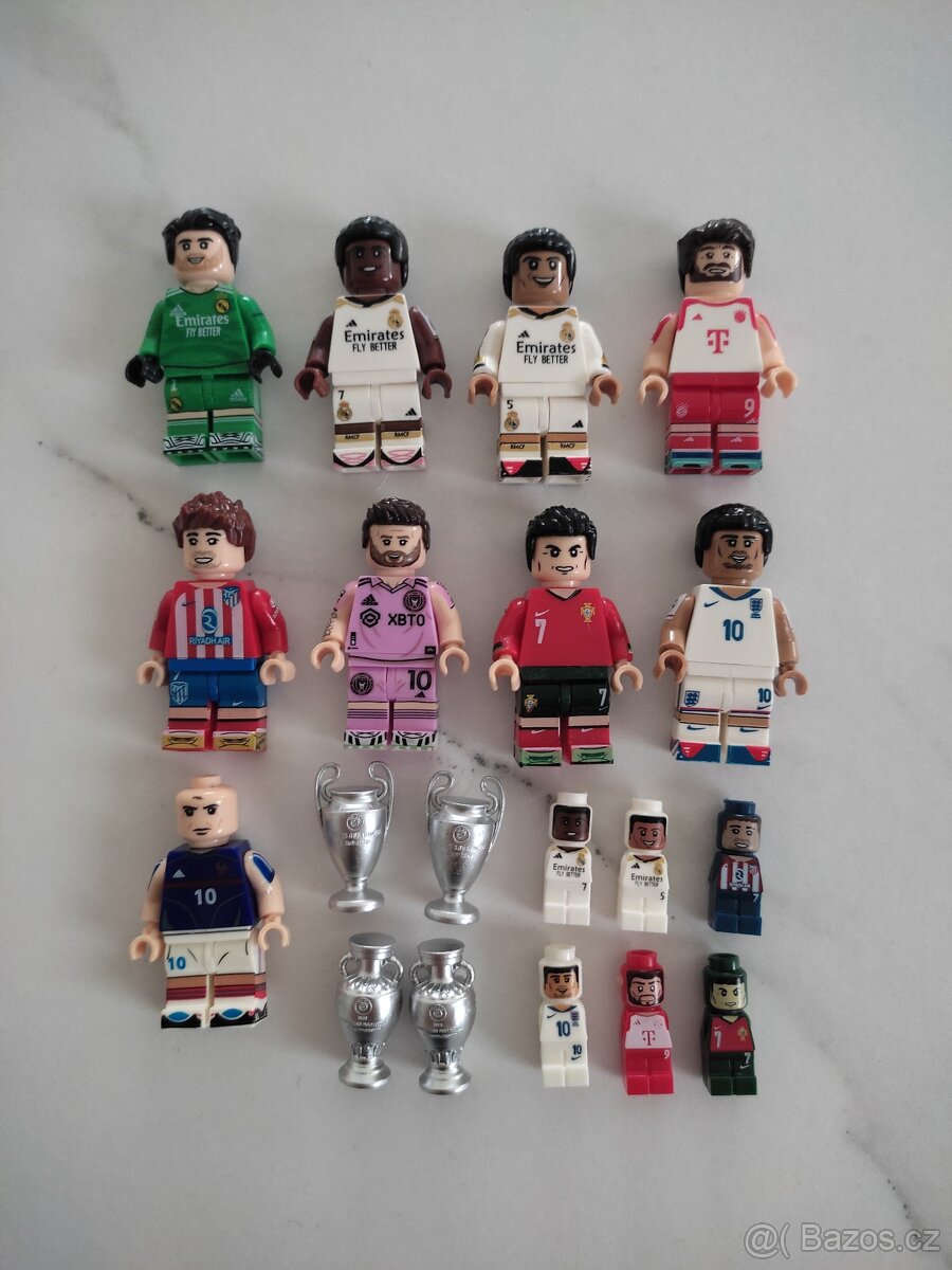 Fotbalisti ke stavebnici lego