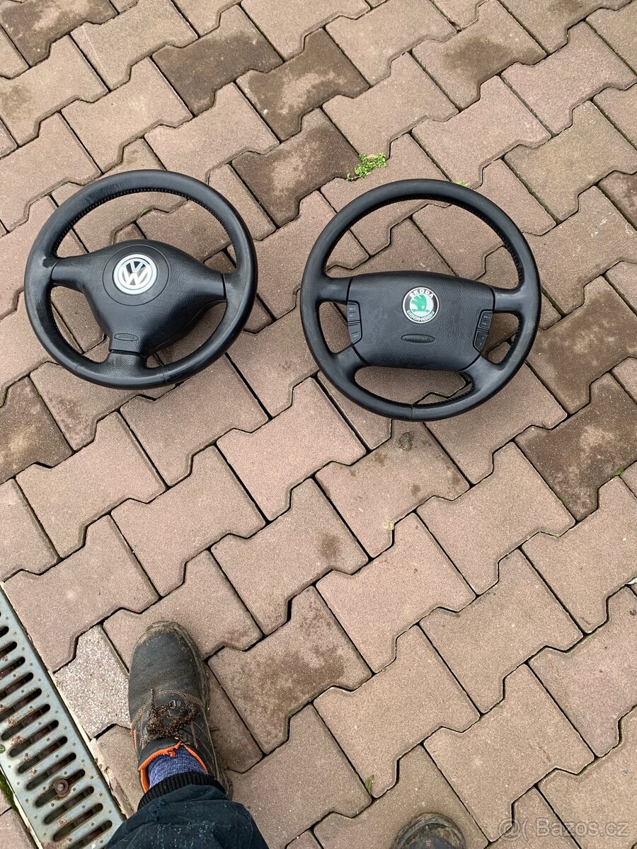 Prodám volanty tříramenné, na w.