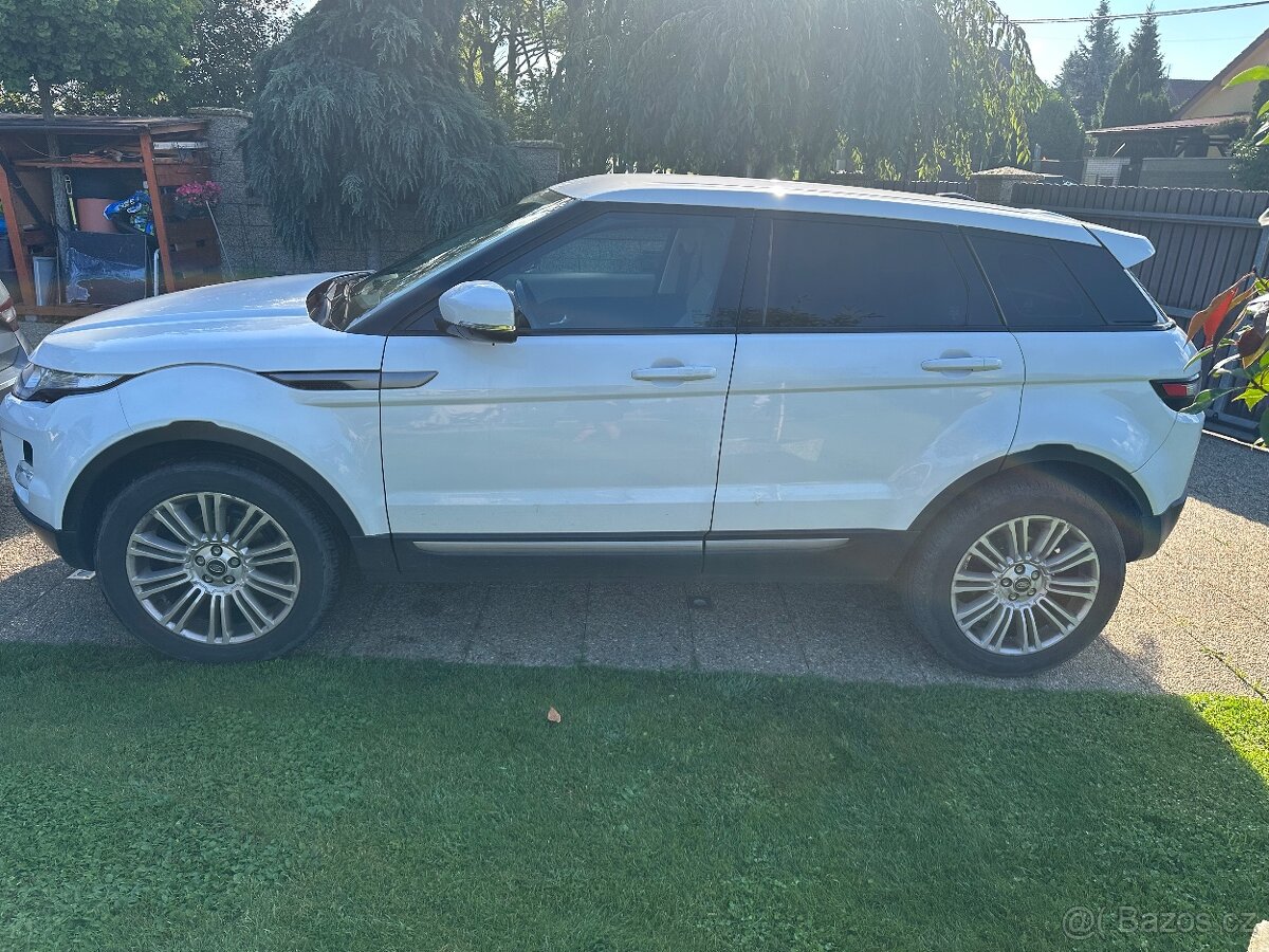 land rover evoque 2,2 automat 2013 najeto 161 000