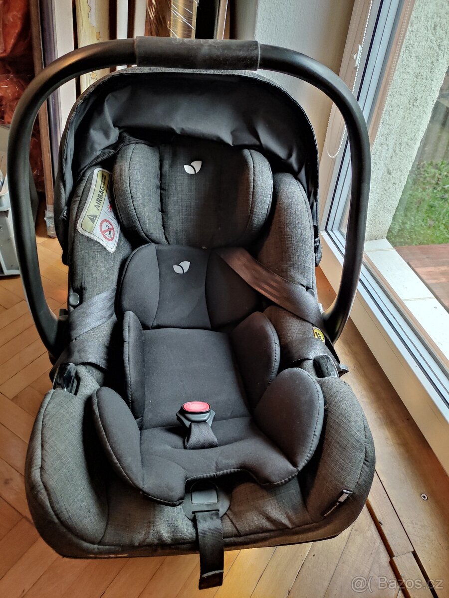 Sedačka pro miminka - Joie