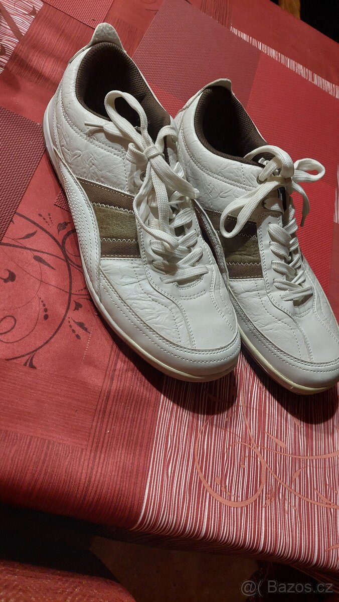 Sportovní boty č.44