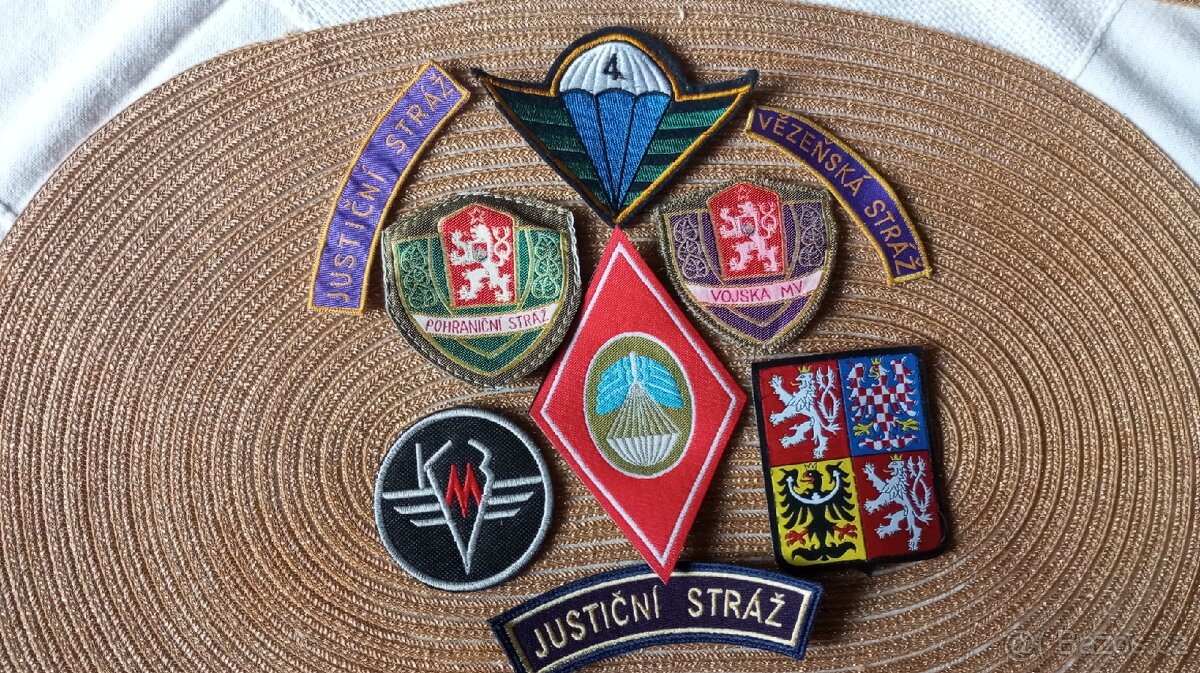 Prodám set nášivek