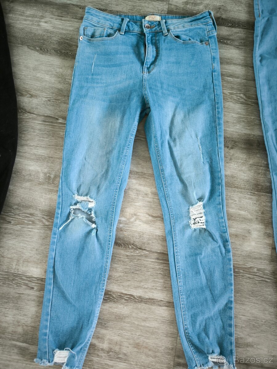 Trhané džíny vel. M