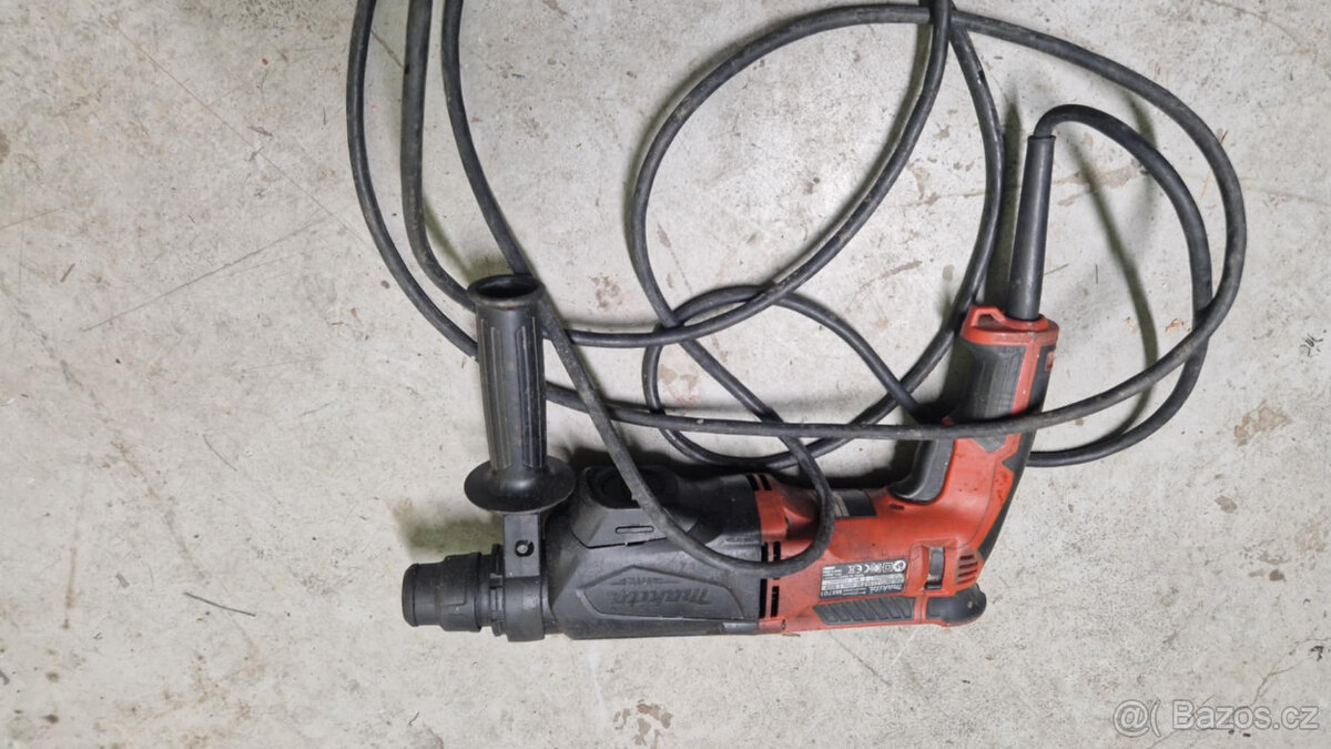 Makita M8701 kombinované kladivo 800W