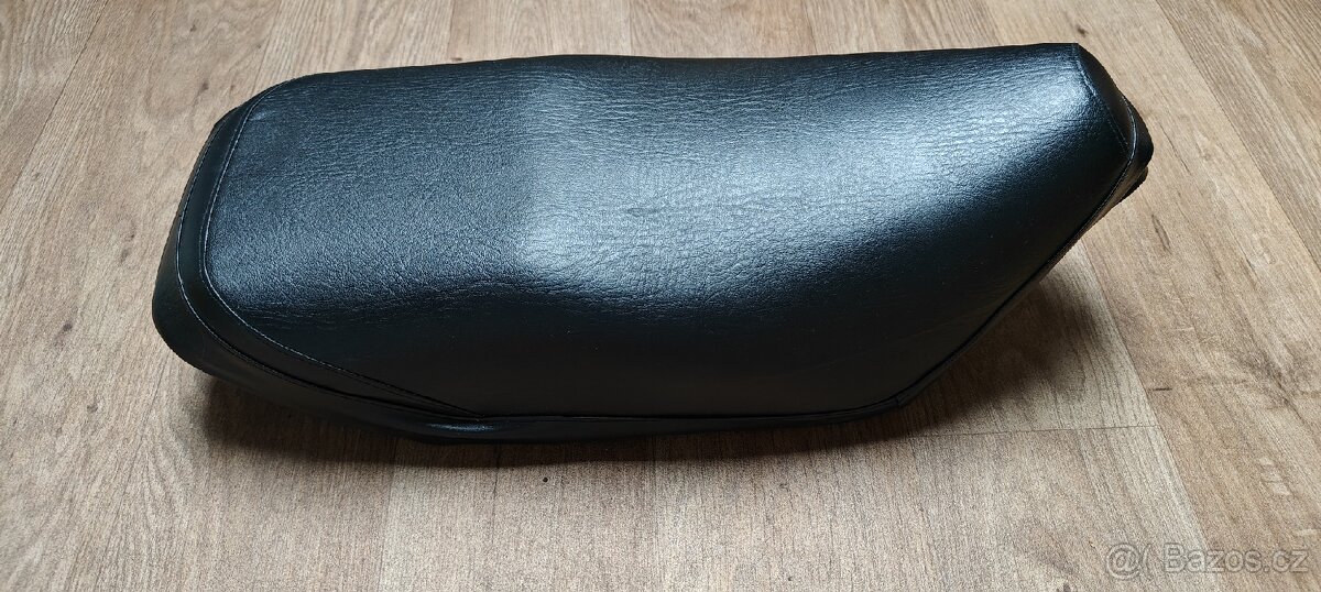 Manet Korado dlouhé sedlo