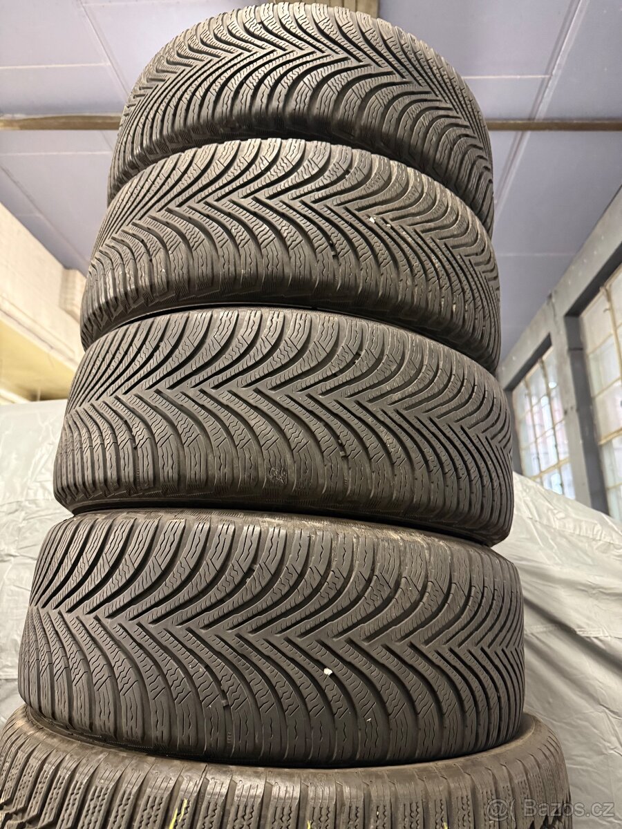 prodám zimní 205/55/16 Michelin