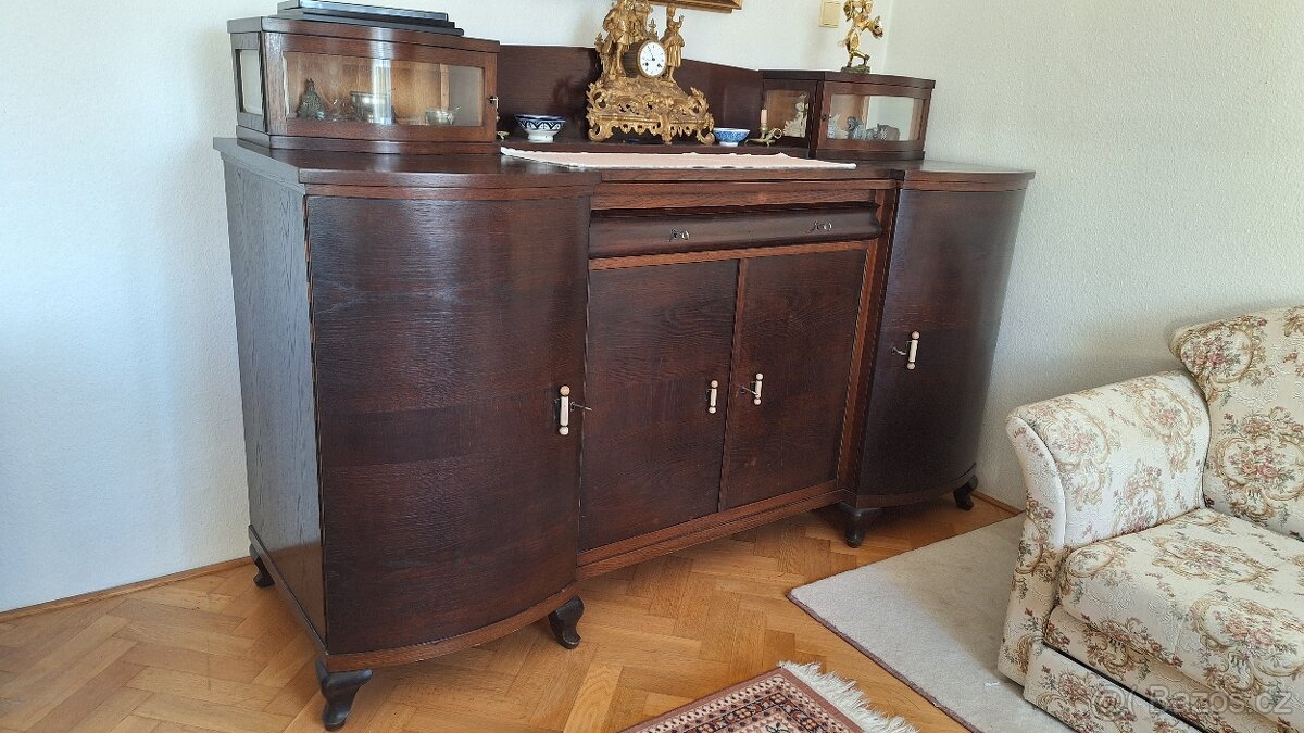 Starožitný nábytek - jídelna masiv