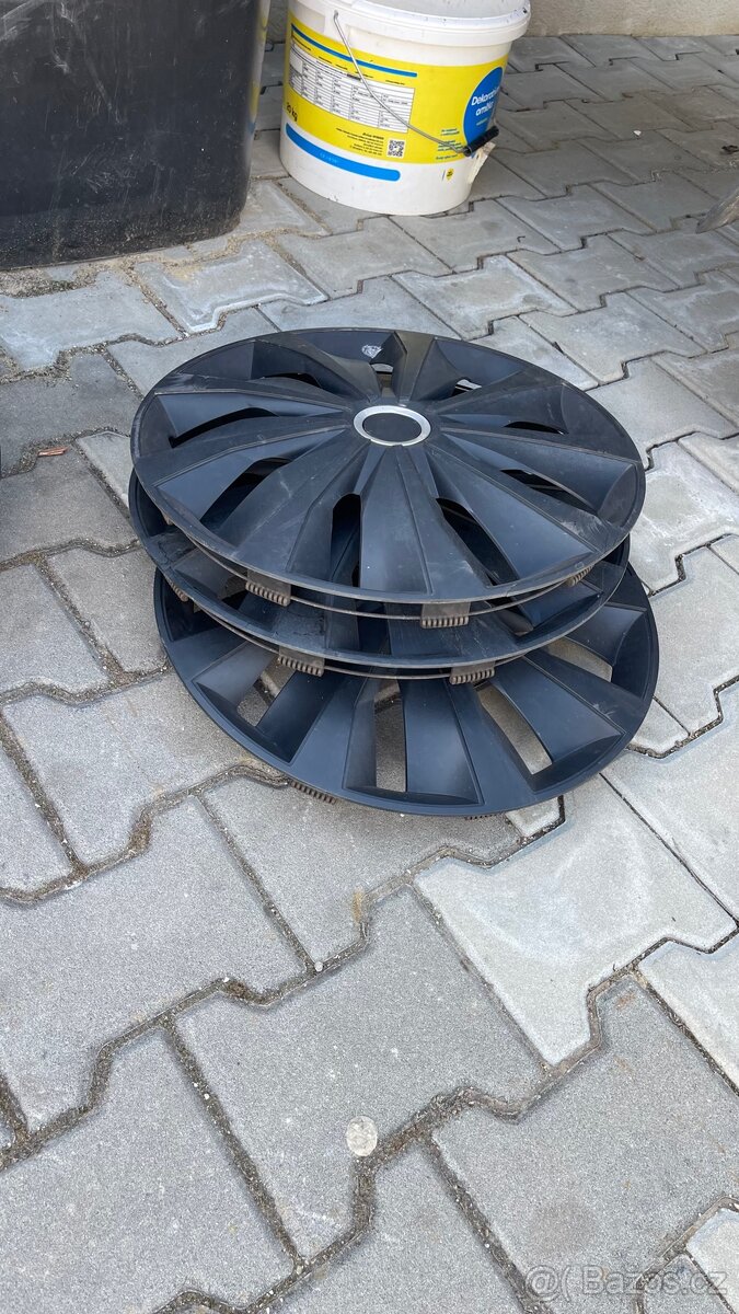 Prodám 4 jetá kola 205x55 R16 se zimním obutím