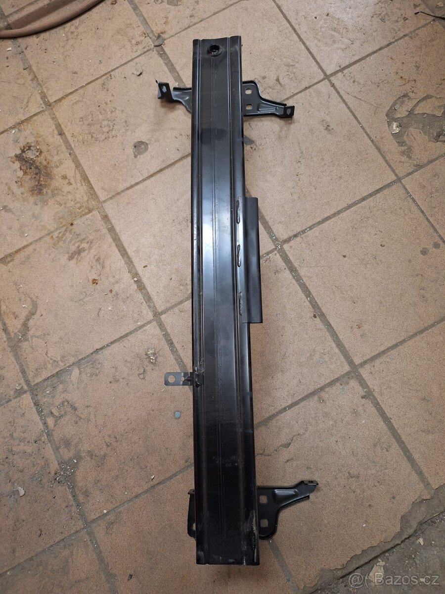 fabia 3 přední vystuha