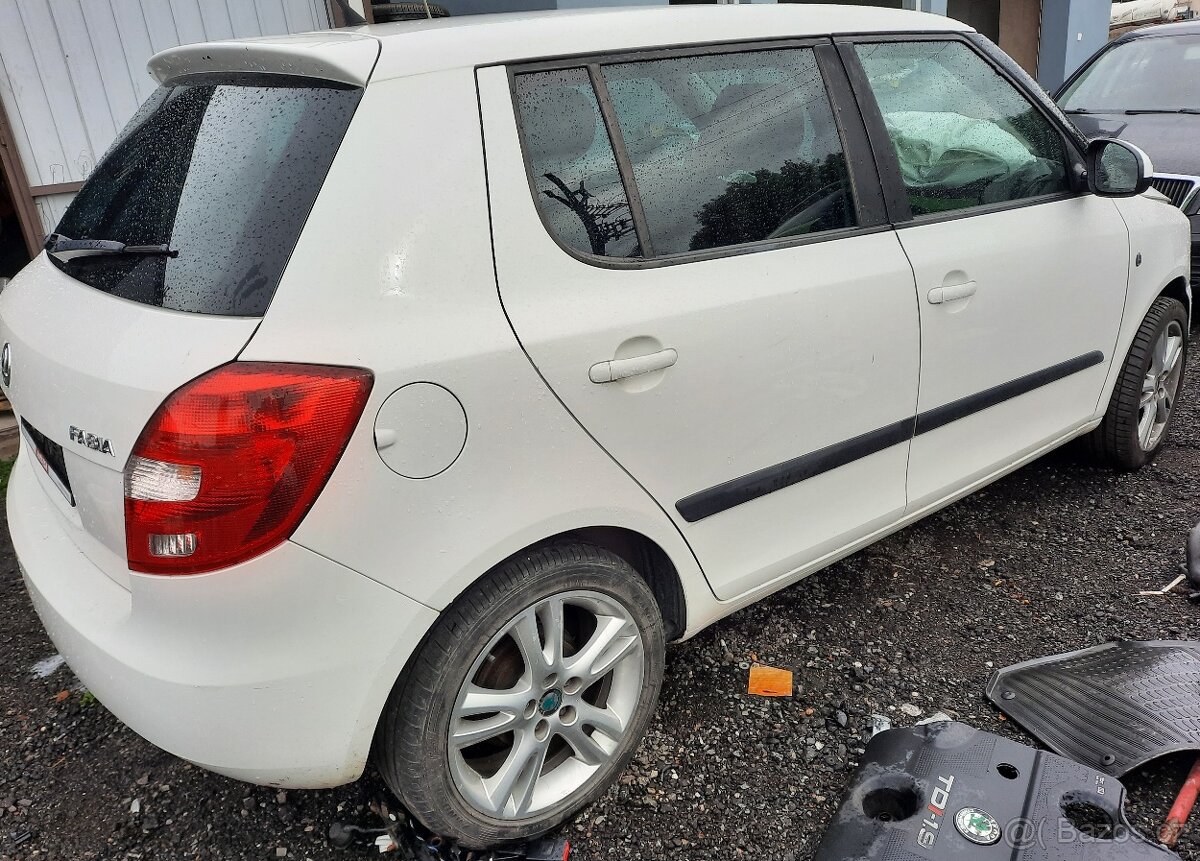 nd ze škoda fabia 2, 1.6.TDI 77kW, bílá, rosso,červená
