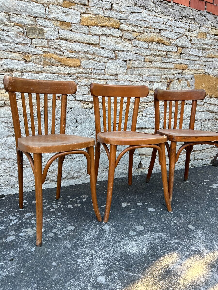 3 židle TON