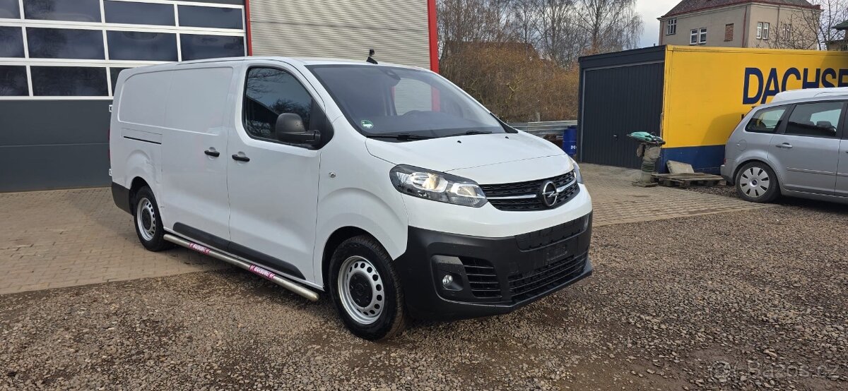 Opel Vivaro eBasic rok 2023. Elektro dodávka