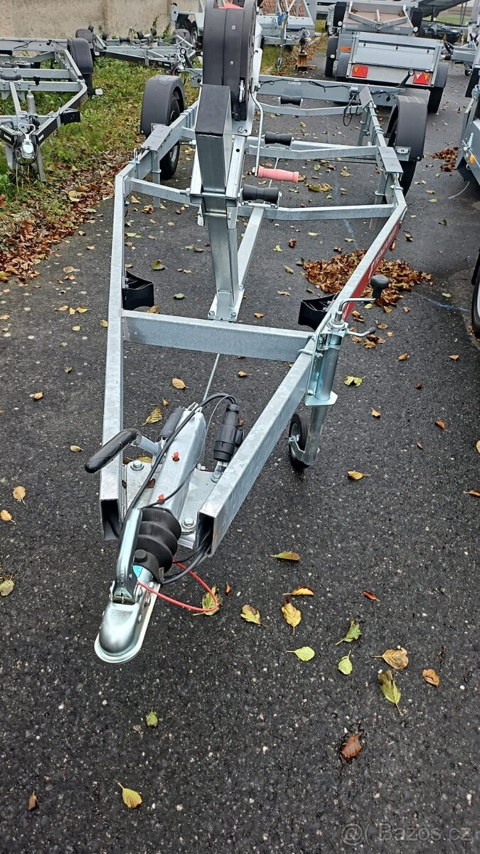 Prodám nový vlek na loď 1500 Kg pro 6,5m loď