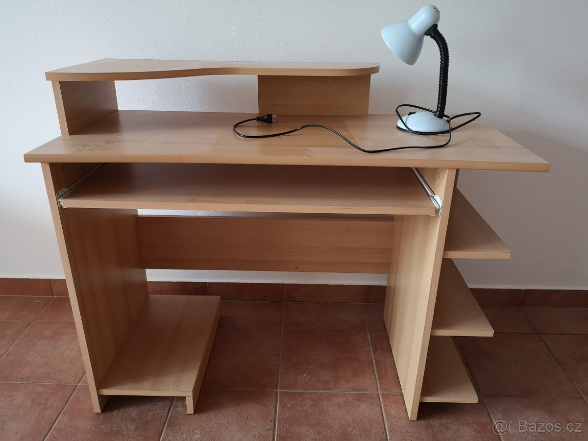 PC stůl
