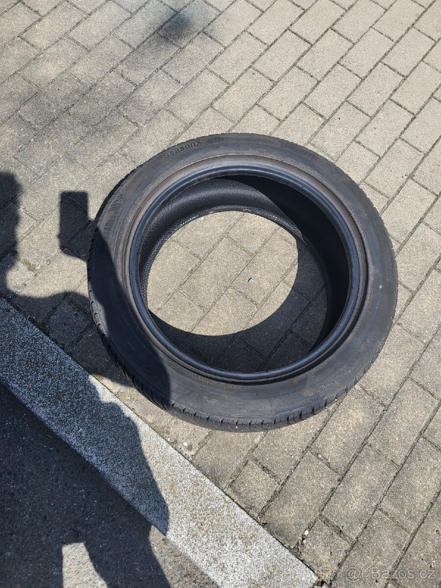 1 kus pneu Triangle SeasonX 235/50/18