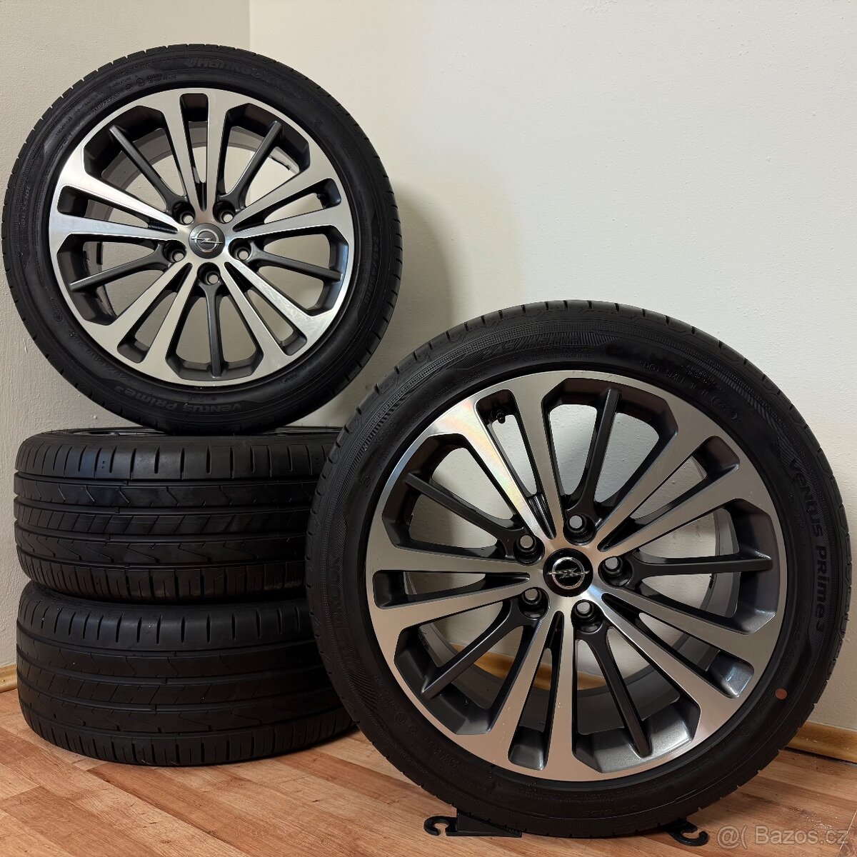 OPEL INSIGNIA B 5x115 R18 ET49+LETNÍ 245/45R18 7mm
