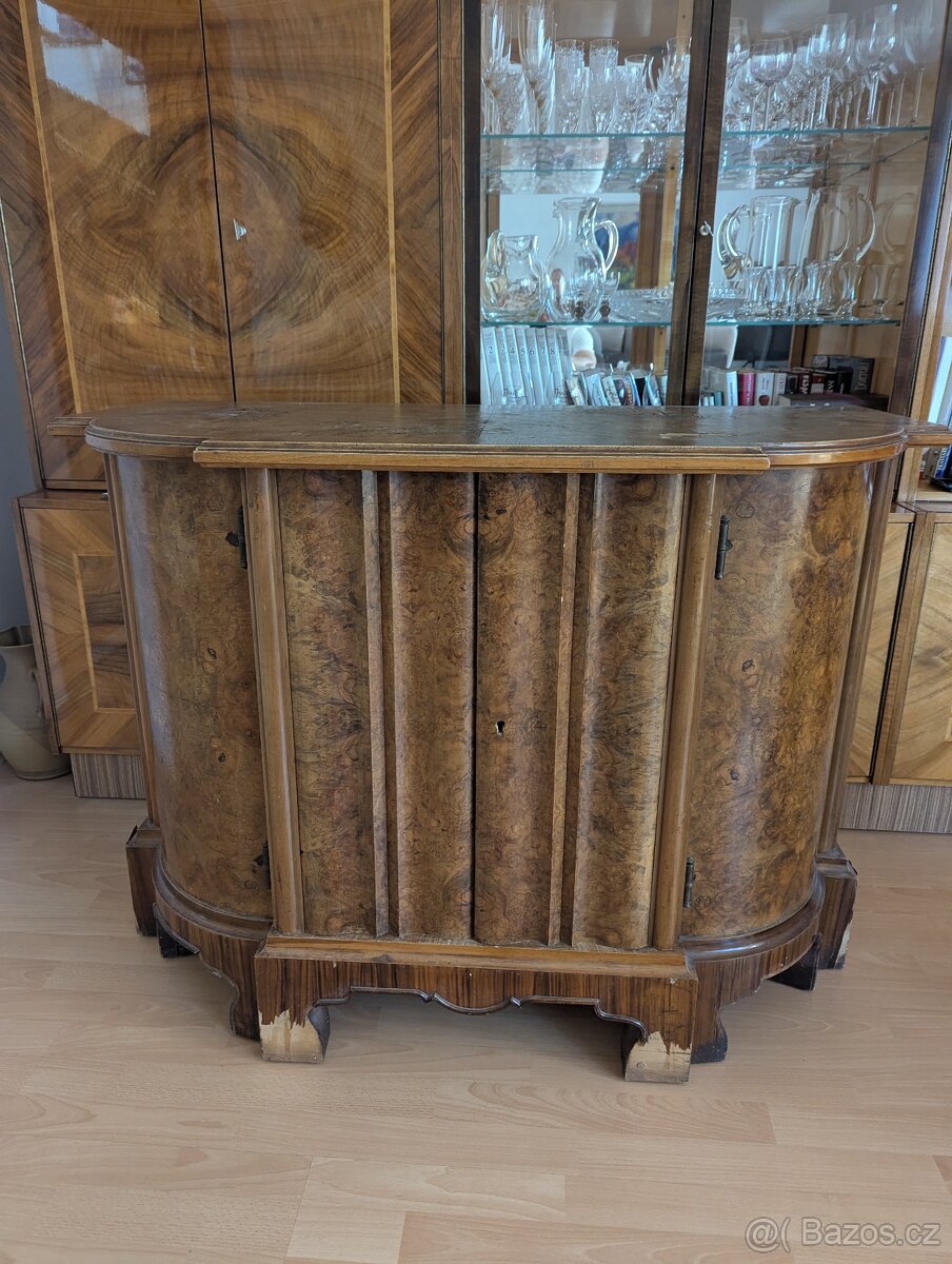 Starožitná art Deco komoda, dýha kořenice
