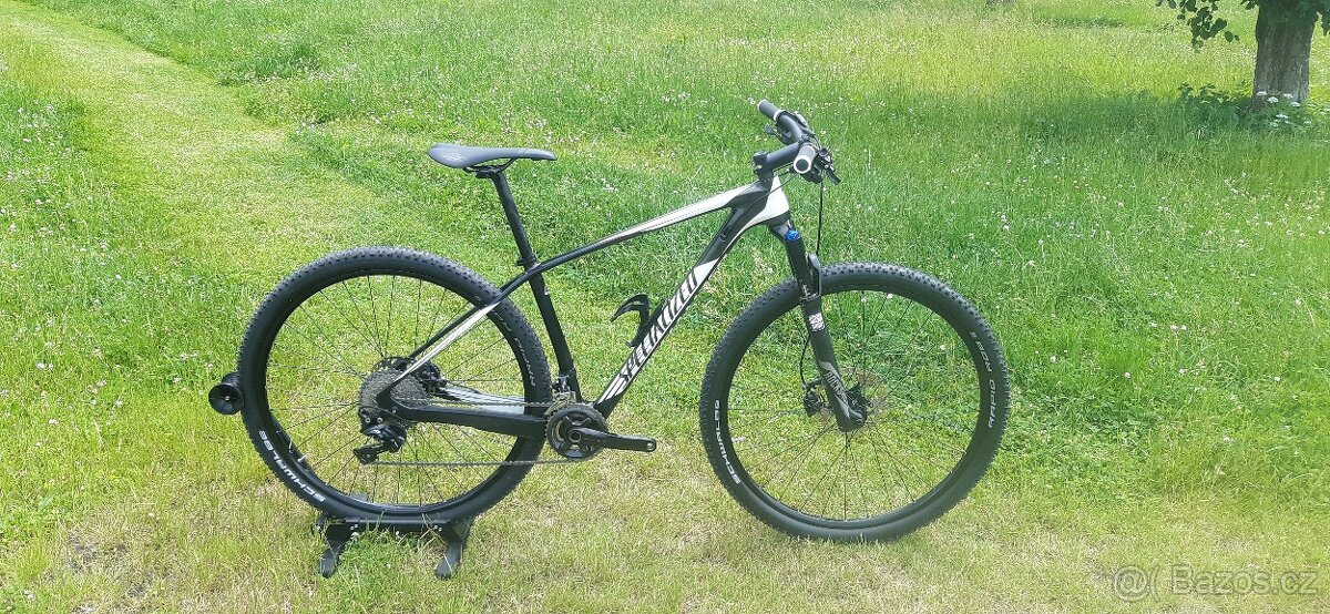 KARBONOVÉ HORSKÉ KOLO SPECIALIZED