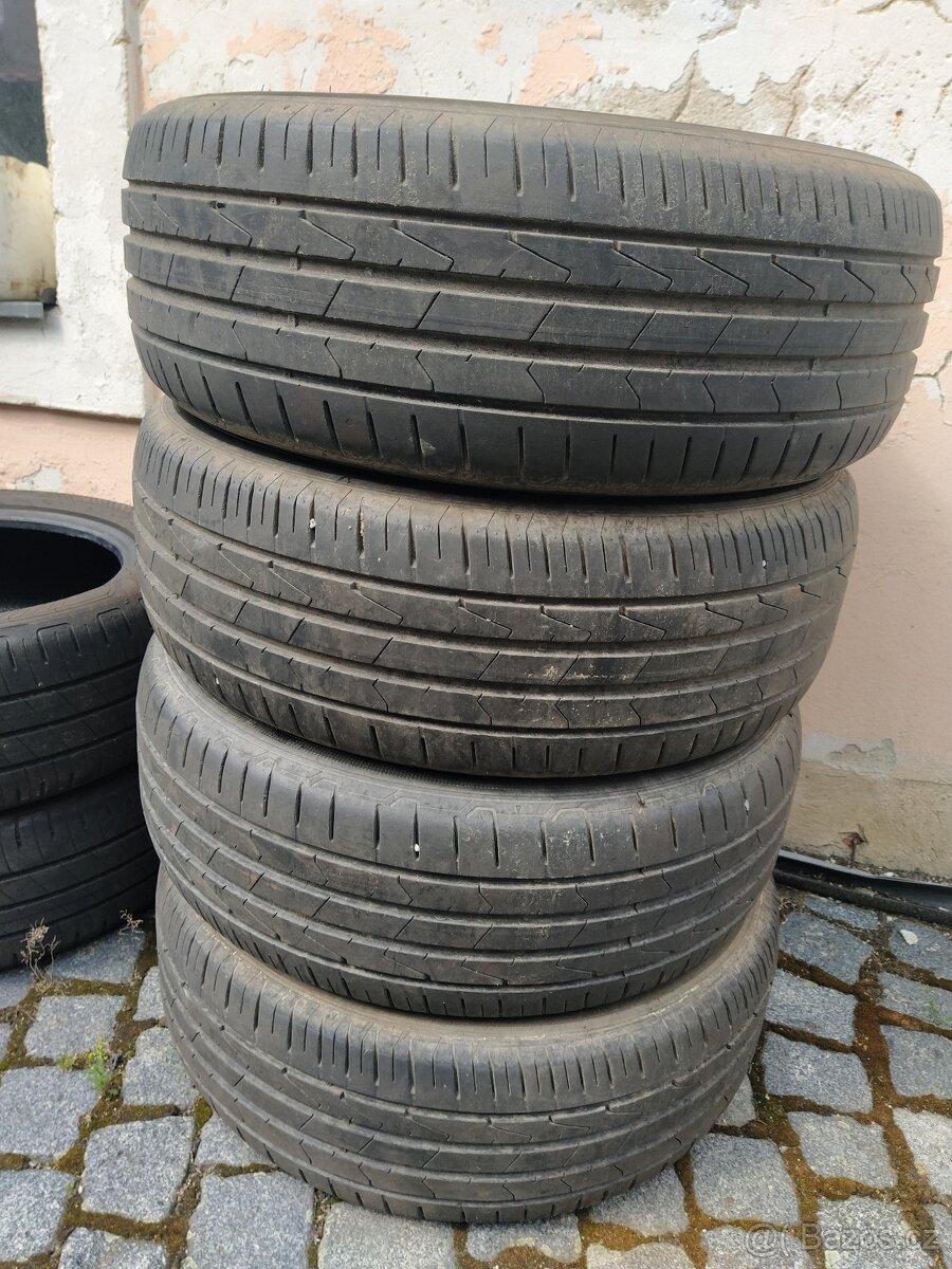 215/60 R16