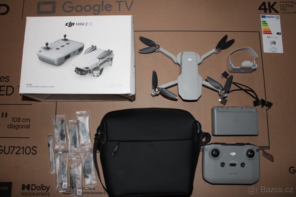 DJI Mini 2 SE Fly More Combo