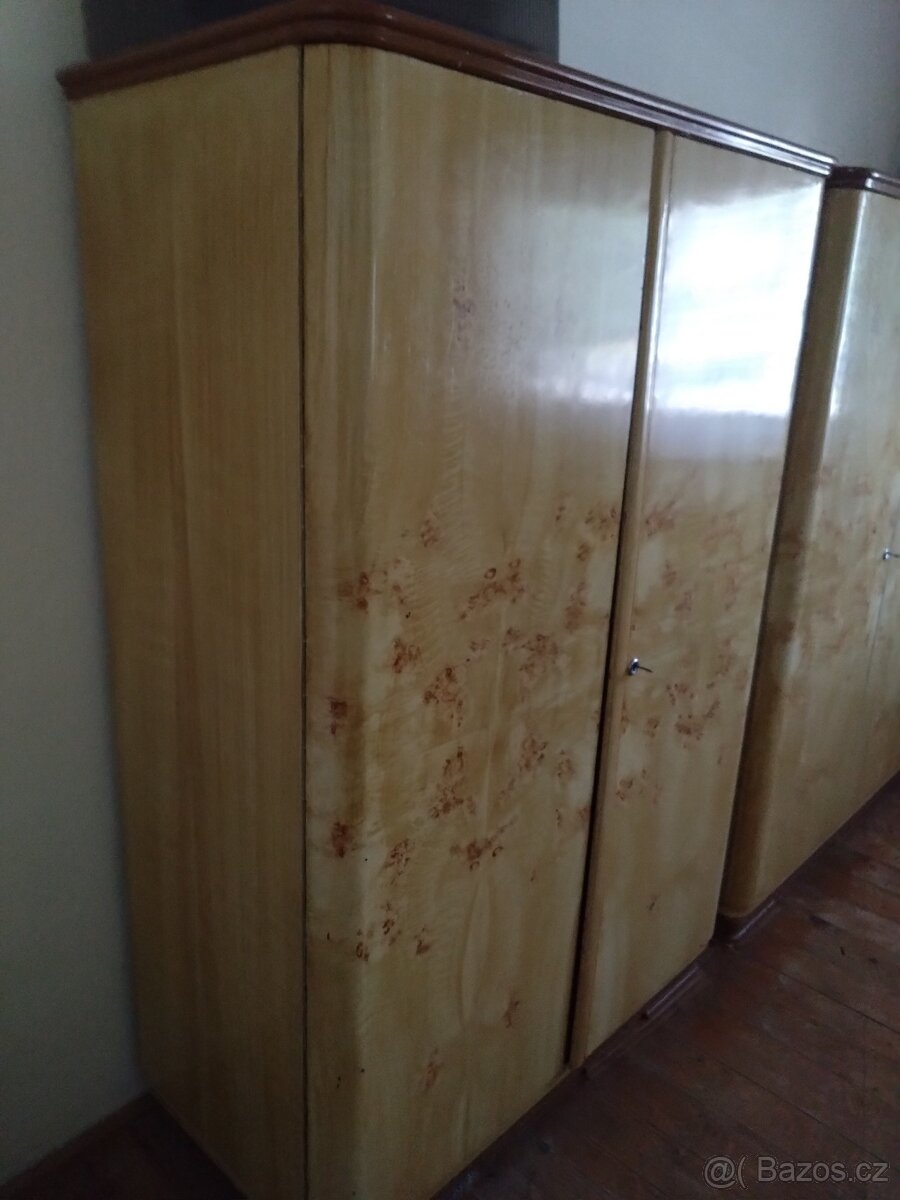 Skříně
