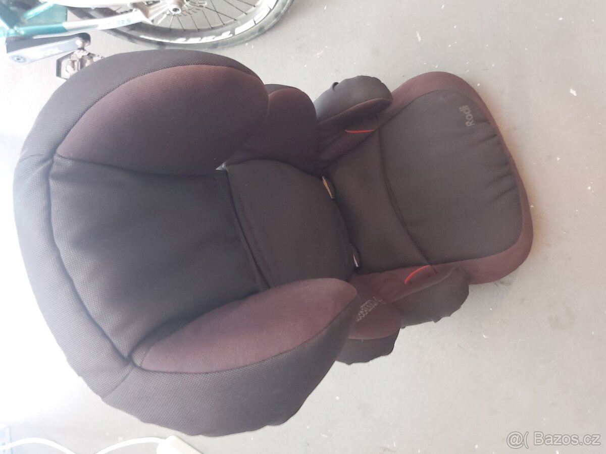 Prodám autosedačku MAXI COSI Rodi SPS Basic Black