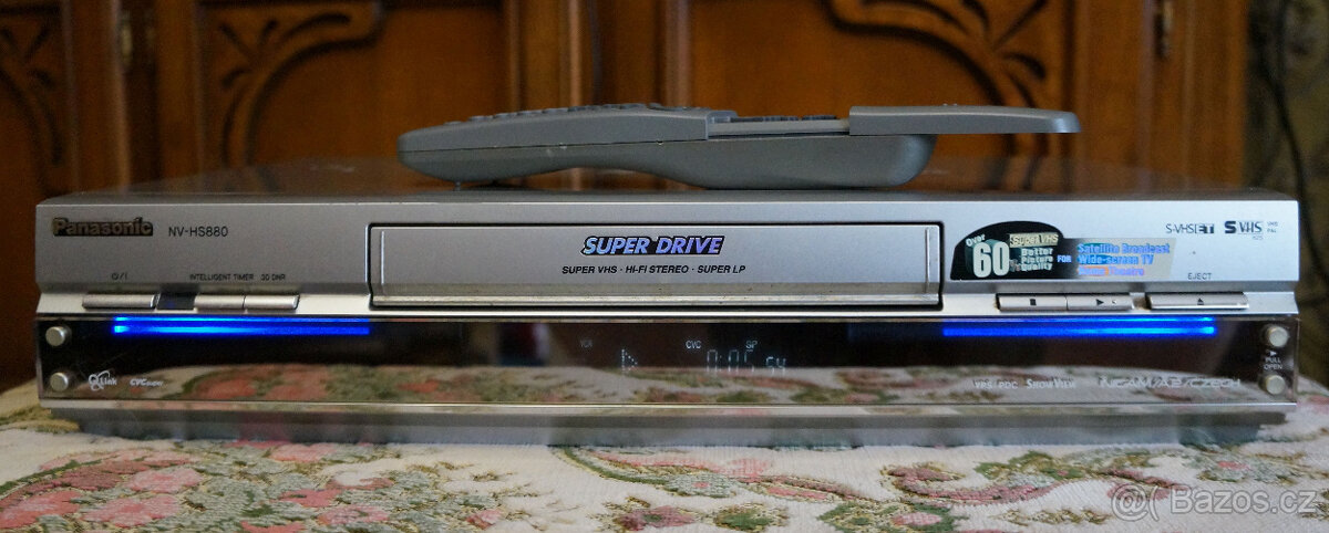 Panasonic Super S-VHS NV-HS880 s dálkou