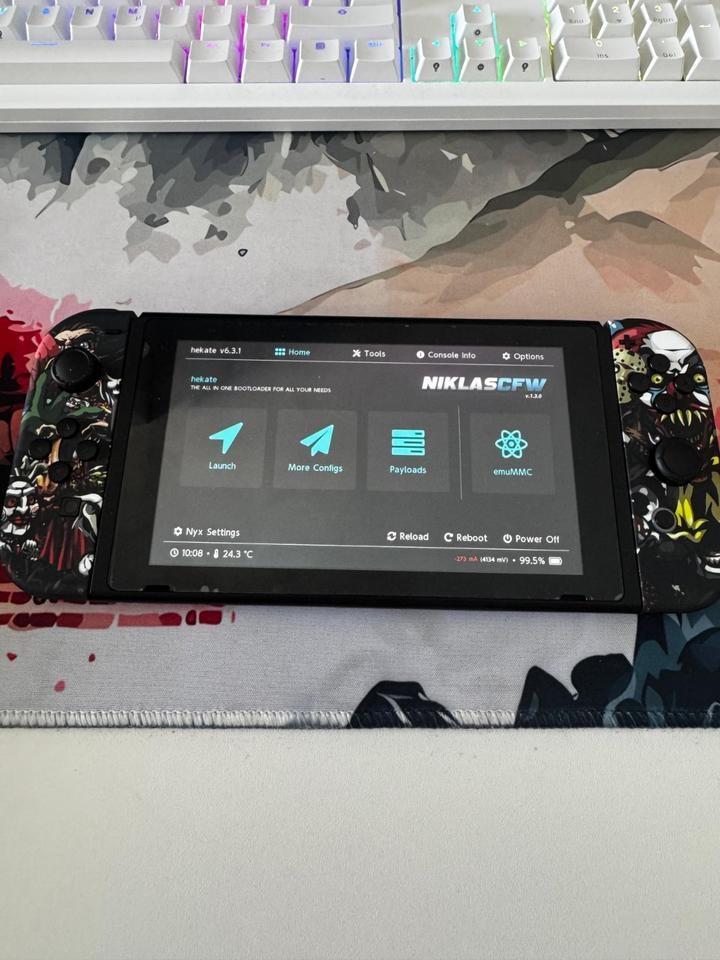 Nintendo Switch V2 Fortnite Edition + 1TB SD karta