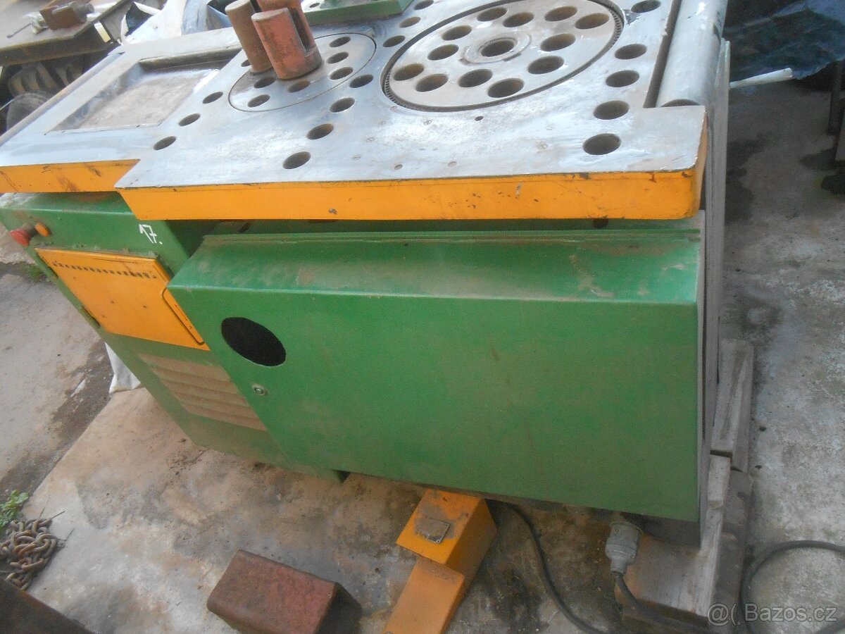 TVARS 40 ohybacka betonarske ocely