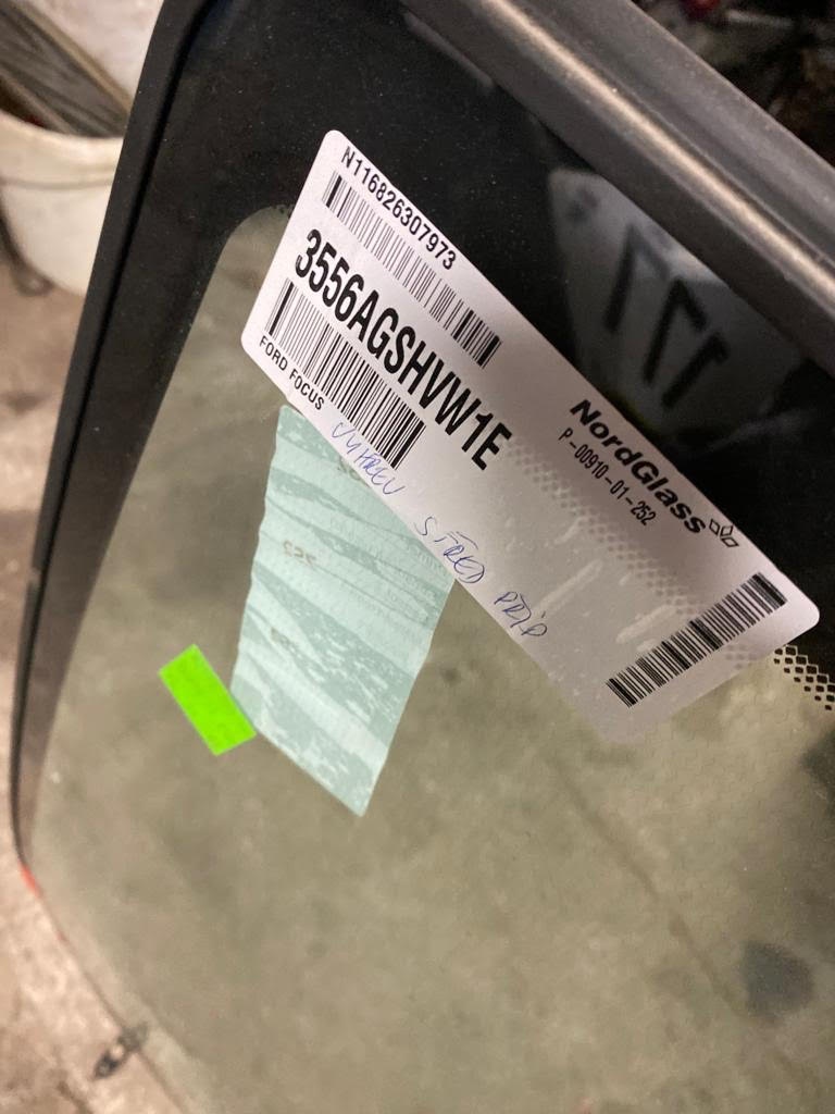 Čelní sklo Ford Focus - Nové