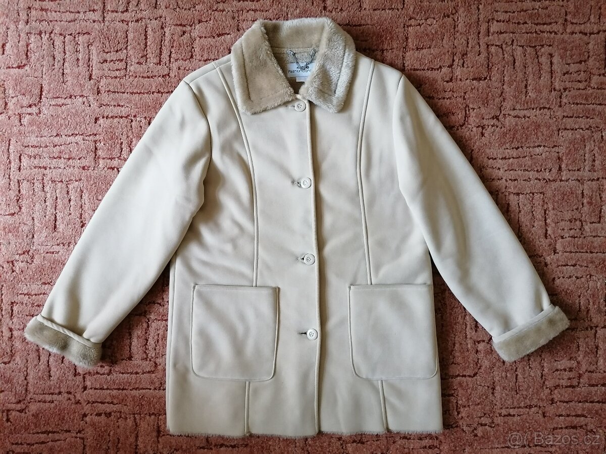 Dámský krémový kabát