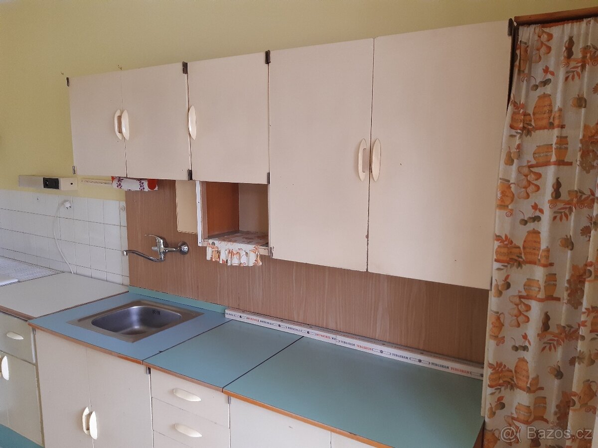 Stará kuchyňská linka