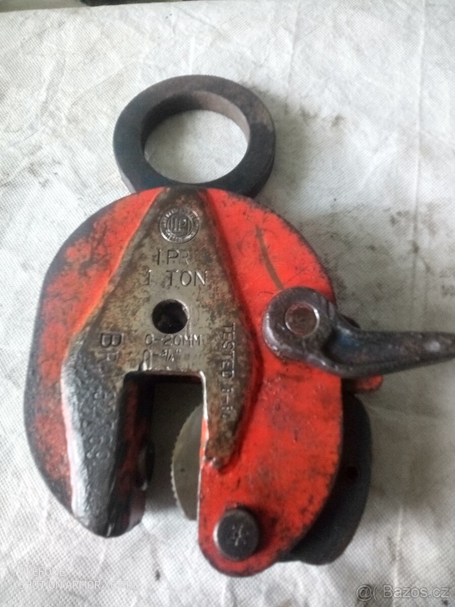 Svěrák zdvihací na plech