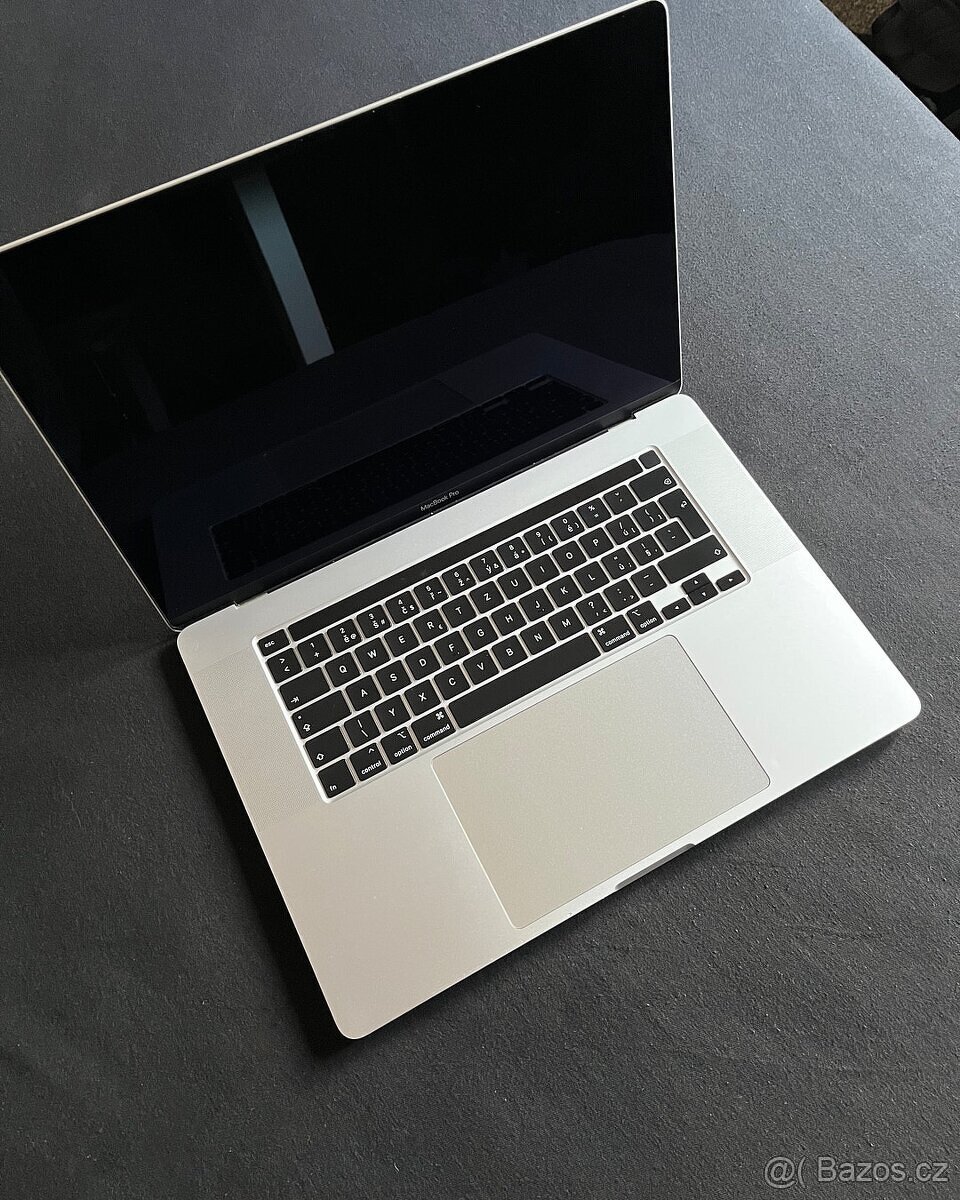 Macbook Pro 16 2019 i9/1TB/16GB/5500M - Top stav
