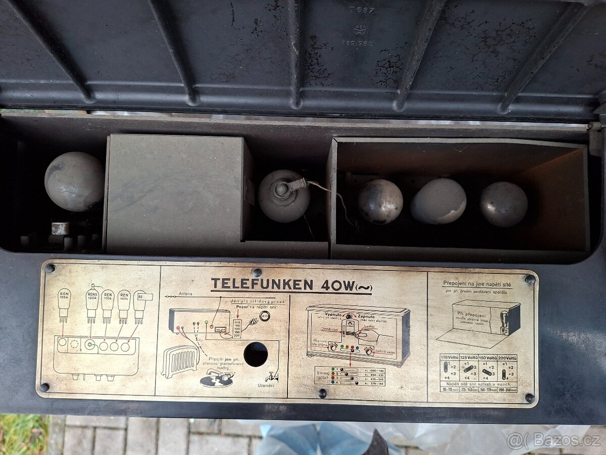 staré elektronkové radio TELEFUNKEN 40W