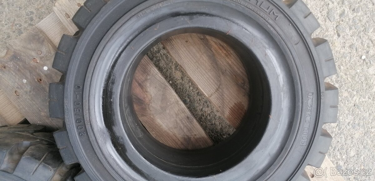 Superelastické pneu SOLIDEAL MAGNUM fix 200/50-10