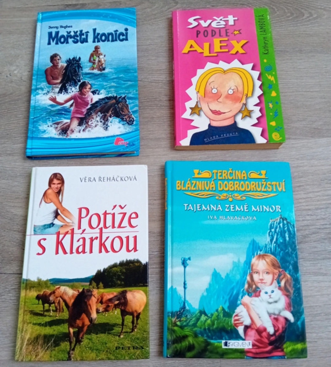 Set - knih pro mládež