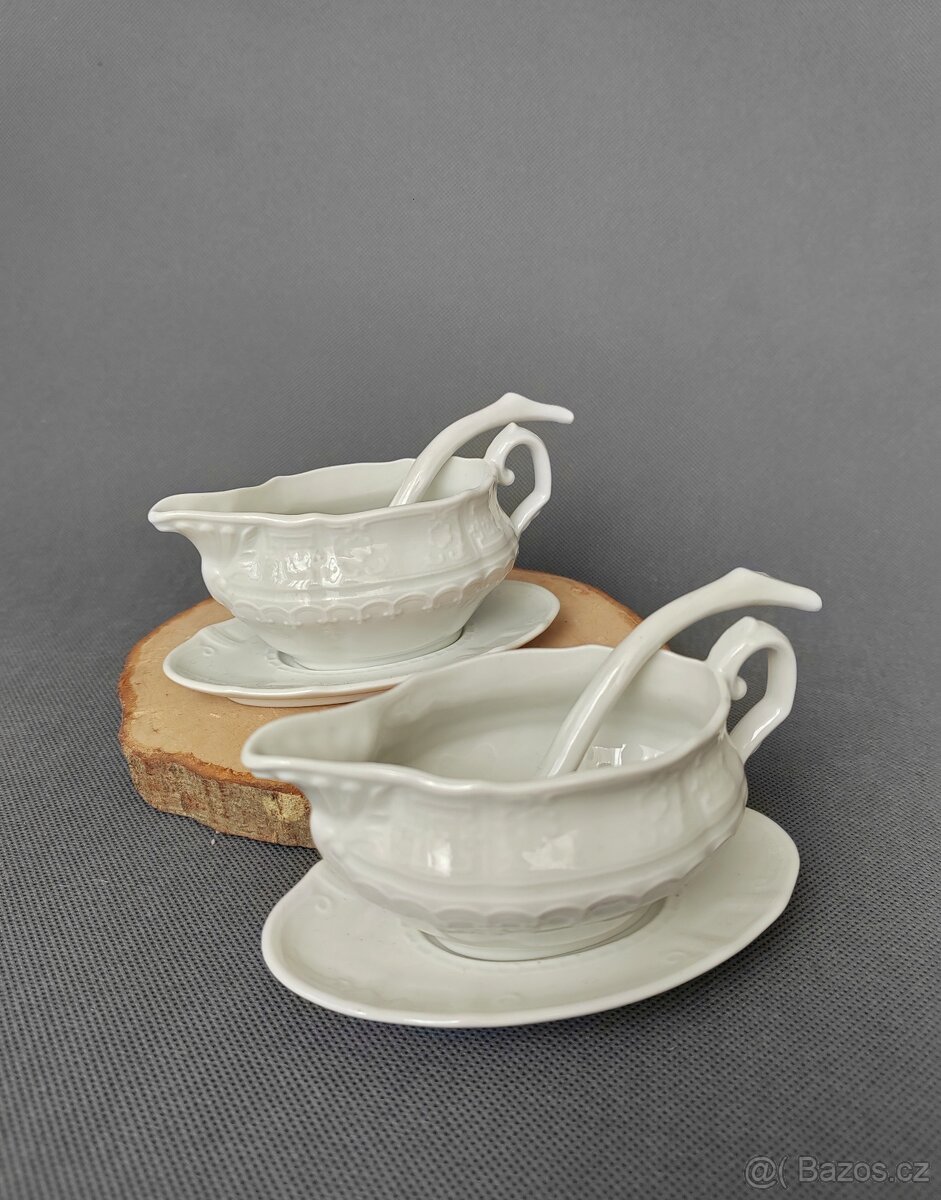 Krásný porcelánový omáčník série White "Rose" Pirken Hamme