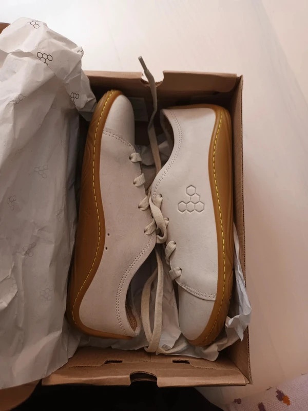Nové Vivobarefoot Addis vel 33