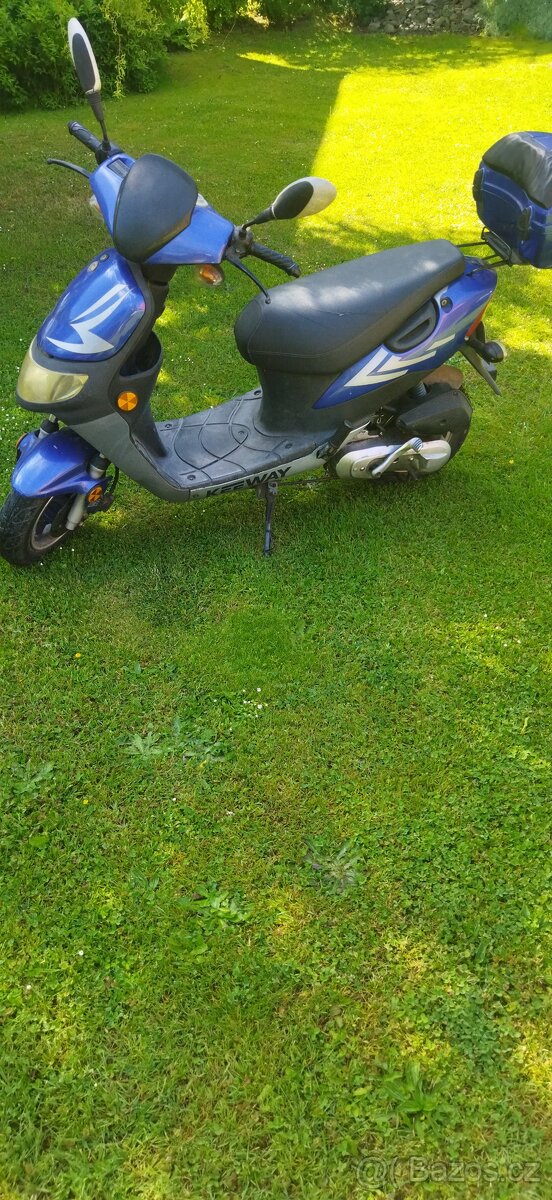 Skútr 50