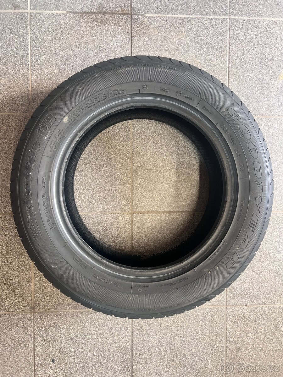 Goodyear EfficientGrip 215/60 r16 95H