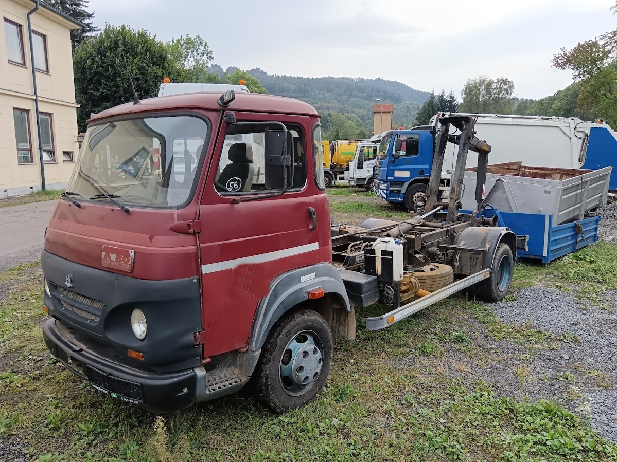 AVIA 80 NOSIČ KONTEJNERŮ vč kontejneru -