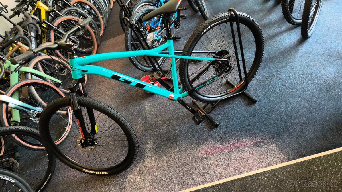 Horské kolo GT 48 (L)