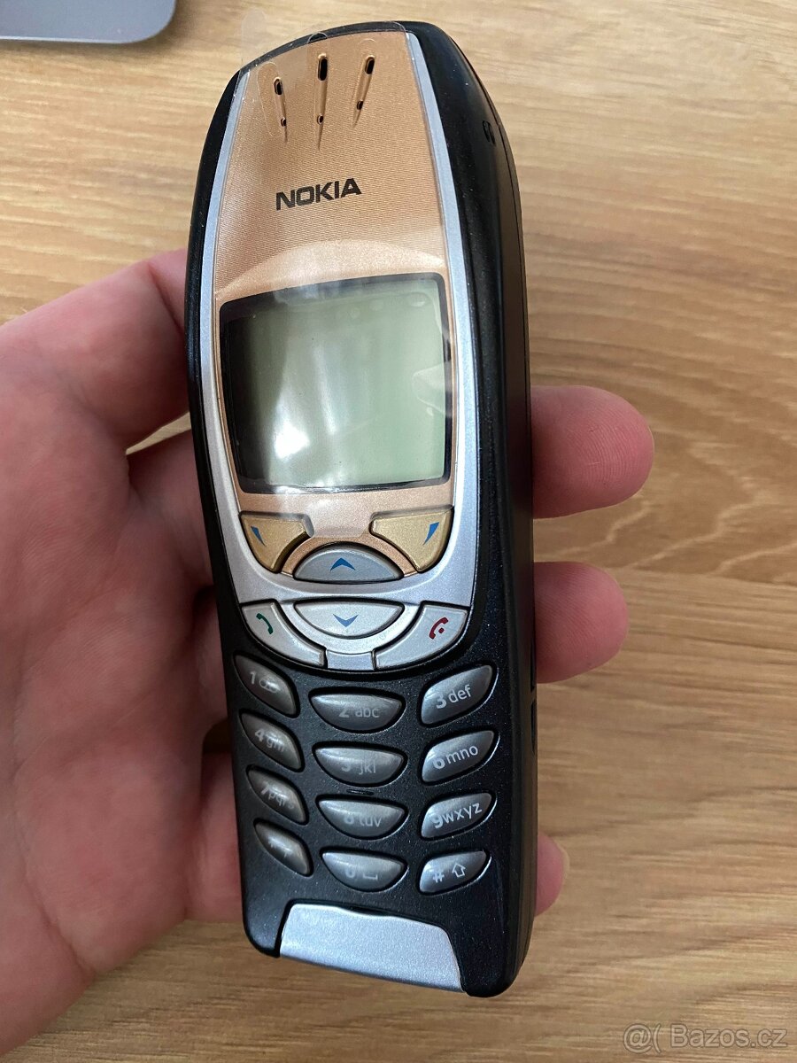 Nokia 6310i černo zlatá - s folií na displayi  Jako nová